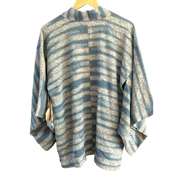 Vintage Japanese Blue Floral Kimono Jacket 100% Silk Beautiful Artisan Stitching - Picture 7 of 11